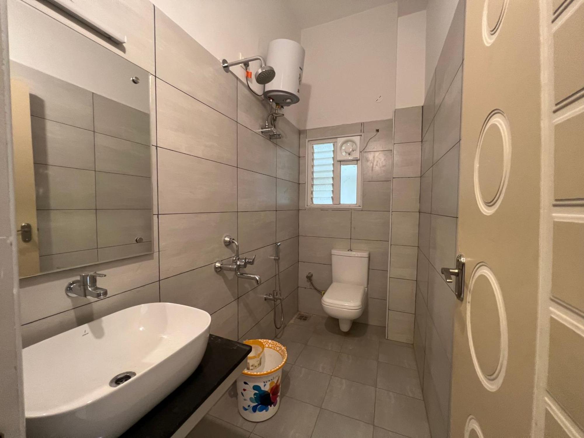 Le Hotel Host Tiruchirappalli Dış mekan fotoğraf